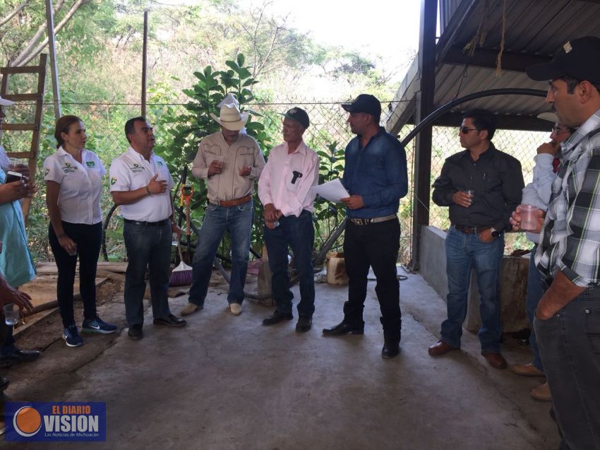 Se declara Constantino Ortiz aliado de mezcaleros; se creará un Instituto Certificador y la Ruta 