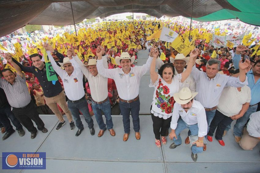 Toño García recibe respaldo de los campesinos de Morelia 