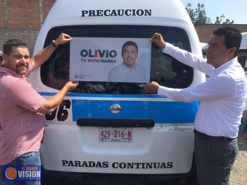 Transportistas se suman al proyecto de Olivio López