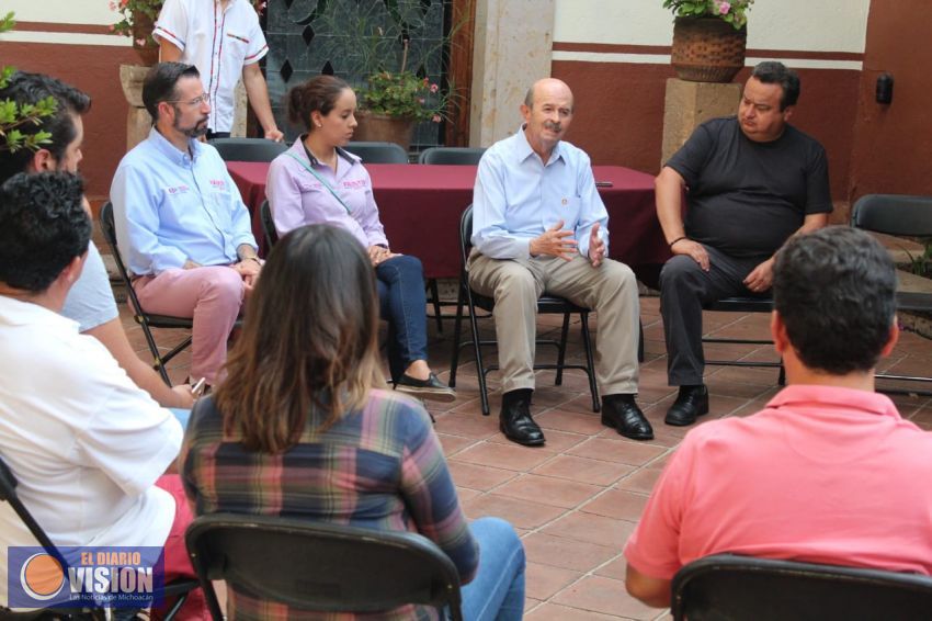  Presenta Fausto Vallejo Figueroa plan de obras a arquitectos morelianos