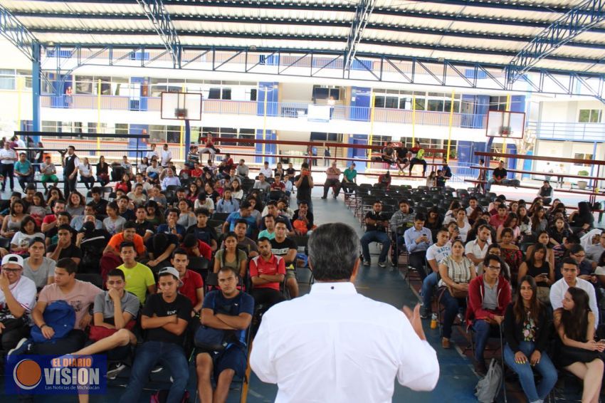 Buscamos políticos que cumplan, señalan universitarios de Morelia 