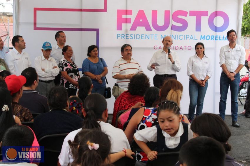  Con los brazos abiertos reciben a Fausto Vallejo Figueroa, él “hasta nos respondía el celular, no 