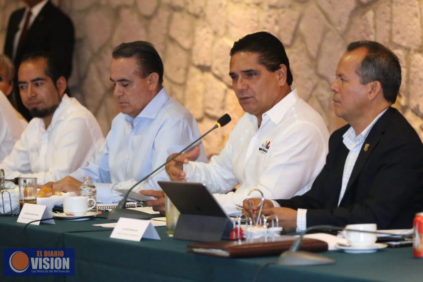 Respeto pleno y trabajo conjunto en comunidades indígenas: Silvano Aureoles
