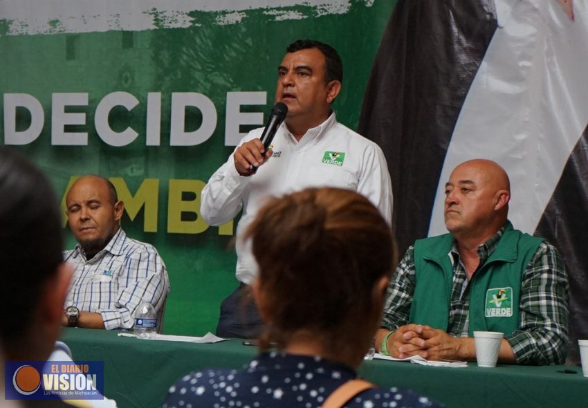 Comprometió Constantino hacer valer el derecho a la Vivienda a trabajadores del ayuntamiento