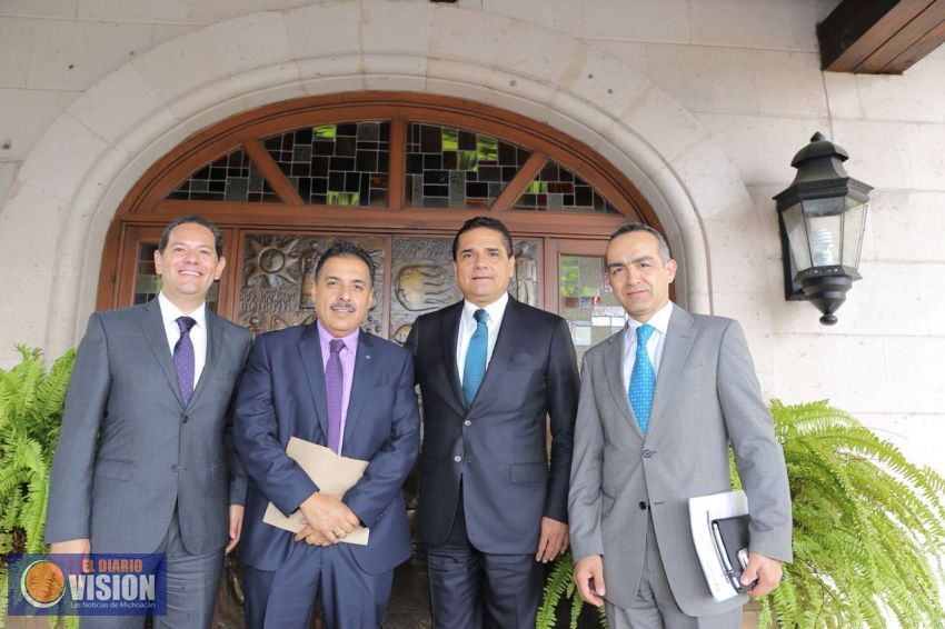 Felicita Gobernador a José Hernández por obtener Presea “Melchor Ocampo”