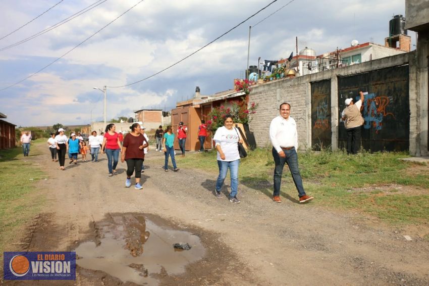 Combate a la pobreza con acciones integrales, compromete Gerónimo Color en la colonia Los Ángeles