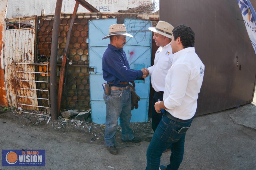 Se compromete Carlos Quintana a bajar altos costos del predial en Morelia 