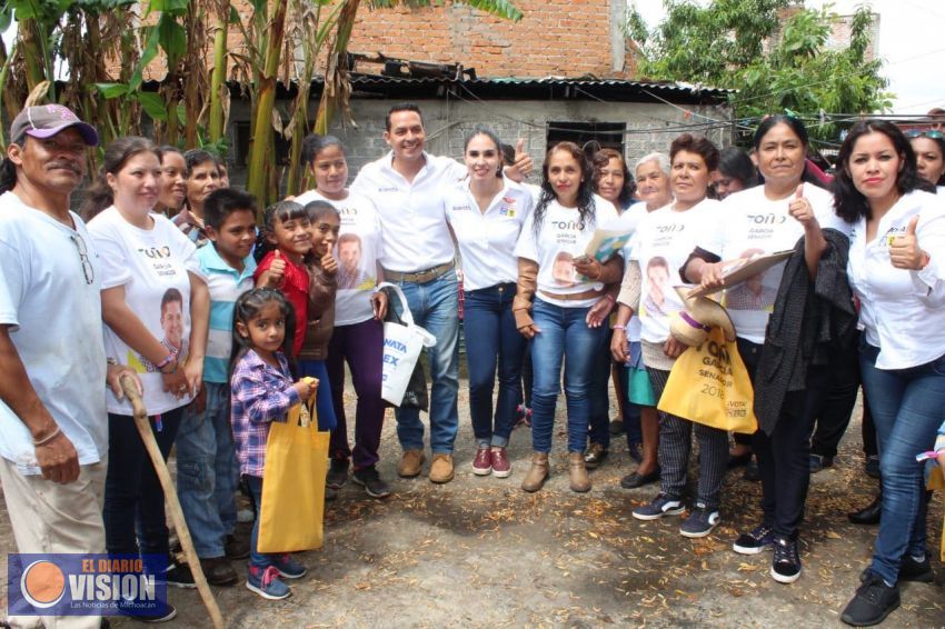 Lleva Jonathan Sanata sus propuestas a la zona poniente de Morelia