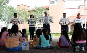 El IEM recibe a una treintena de niñas y niños