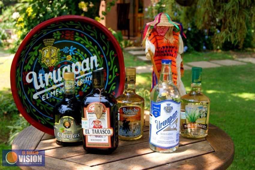Otorgan certificación a la Charanda de Michoacán