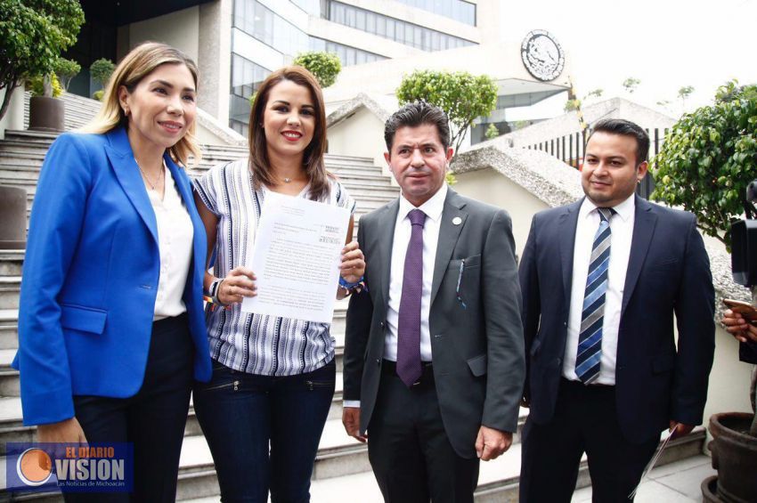 Interpone Jorge López denuncia ante la Fepade en contra del Gobernador de Coahuila por condicionar 