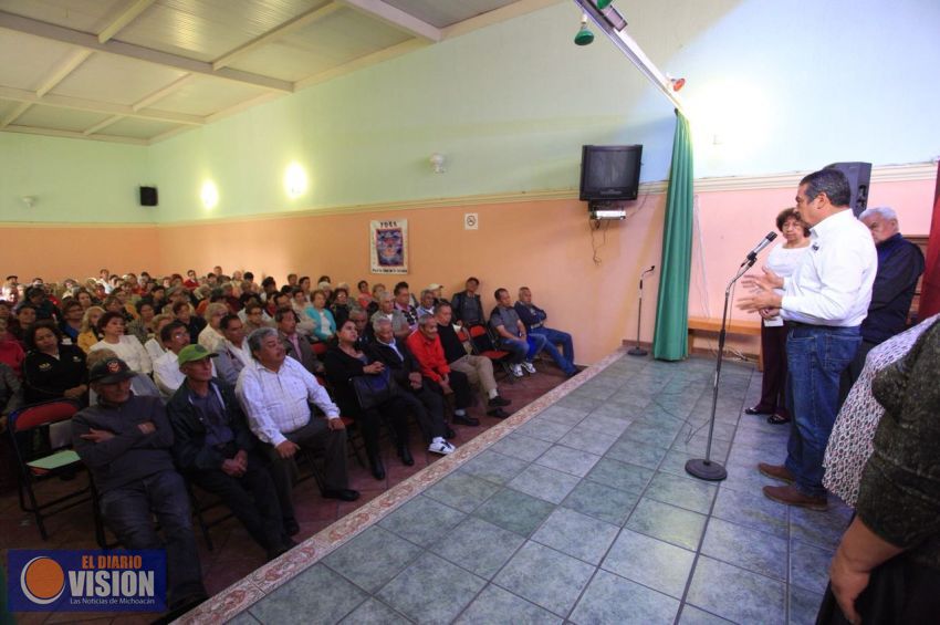 Junto a jubilados y pensionados diseñaremos acciones de gobierno que les retribuyan: Morón