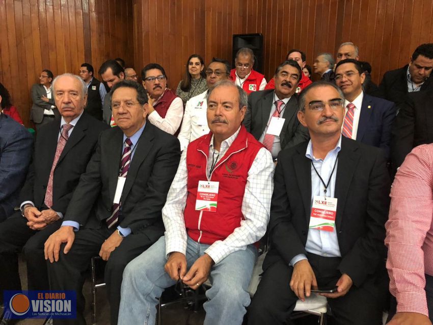 Víctor Silva toma protesta como parte de la Comisión Política Permanente en el PRI