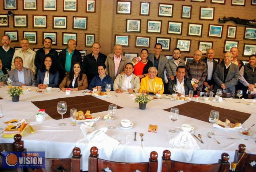Empresarios de Uruapan, apoyan a Paty Silva 