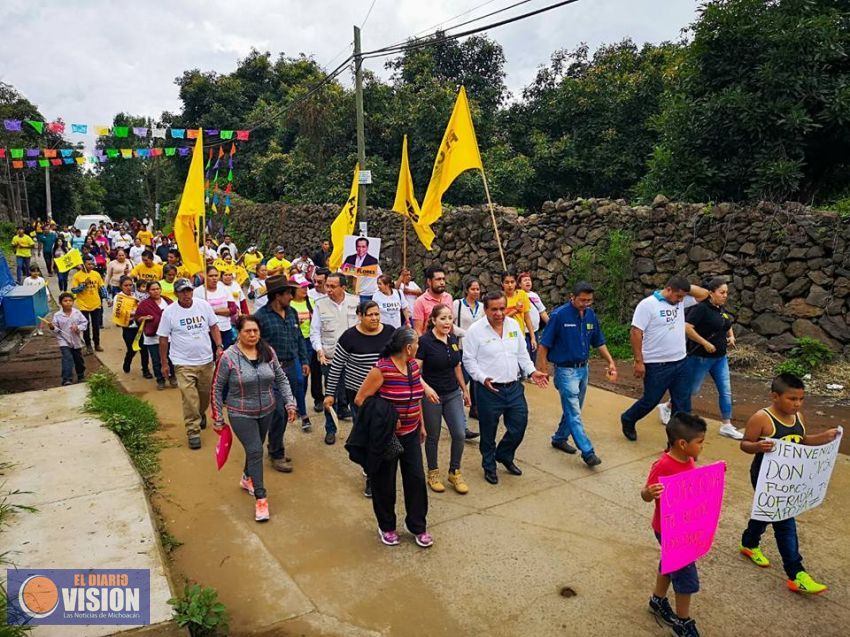 Colonos de la Cofradía y Tejerías, reconocieron labor social de  Jesús Flores