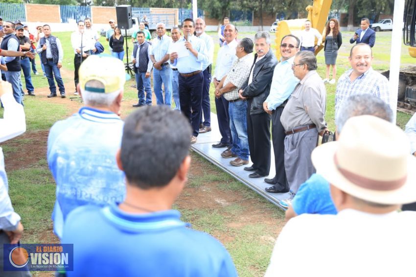 Busca Gobernador crear Academia de Fútbol en Michoacán 