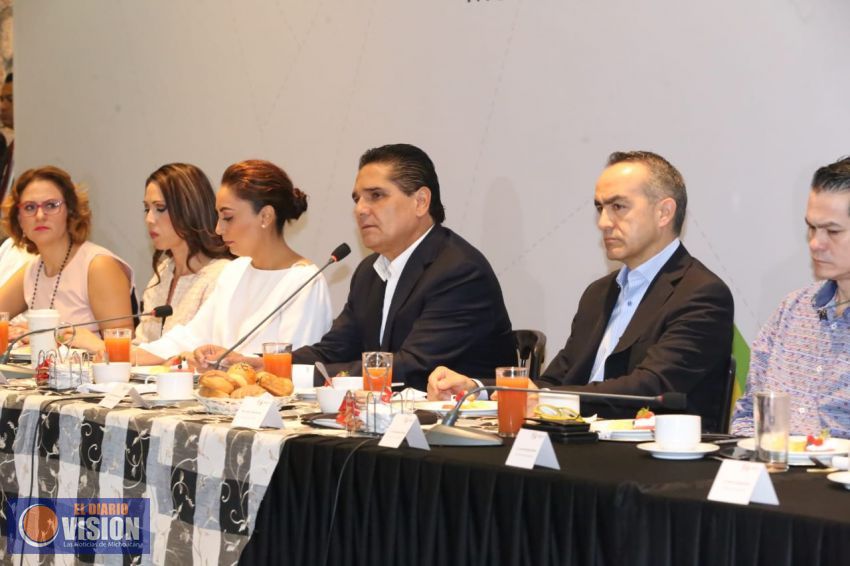 Llama Silvano Aureoles a la unidad por México 