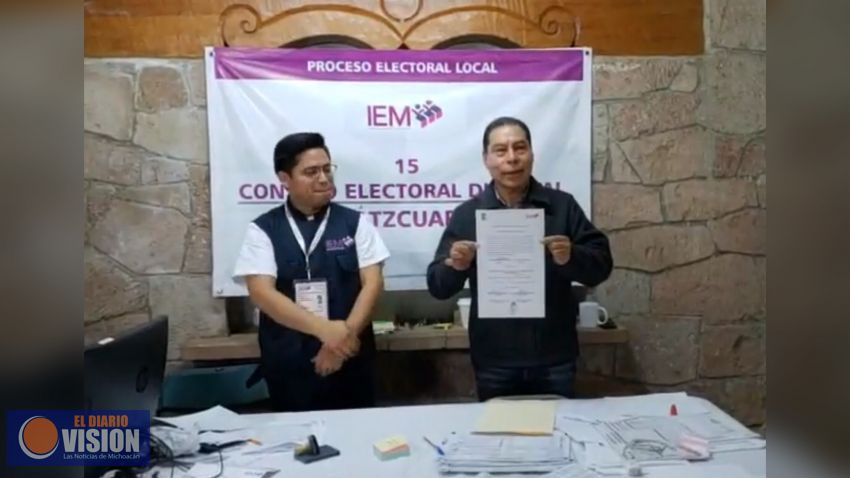 Entregan constancia a Francisco Márquez como diputado electo del distrito XV de Pátzcuaro