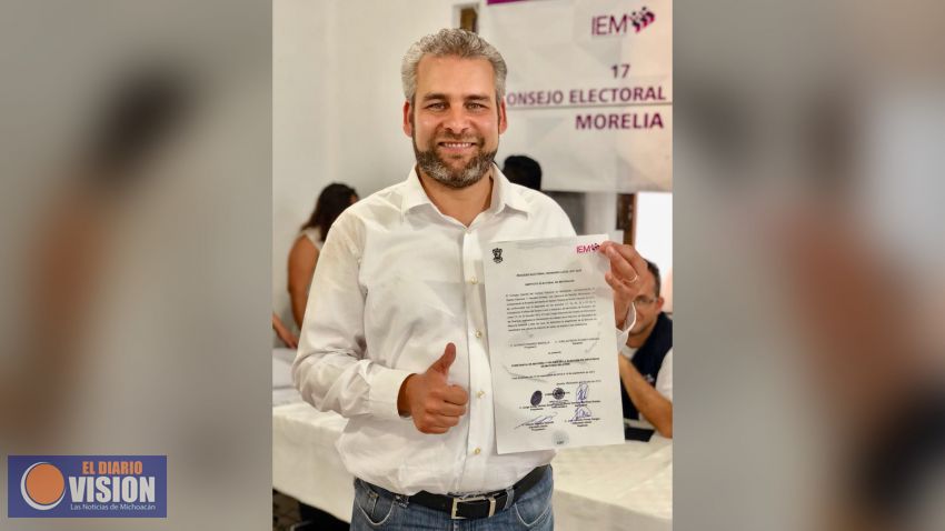Alfredo Ramírez recibe constancia de mayoría como diputado local