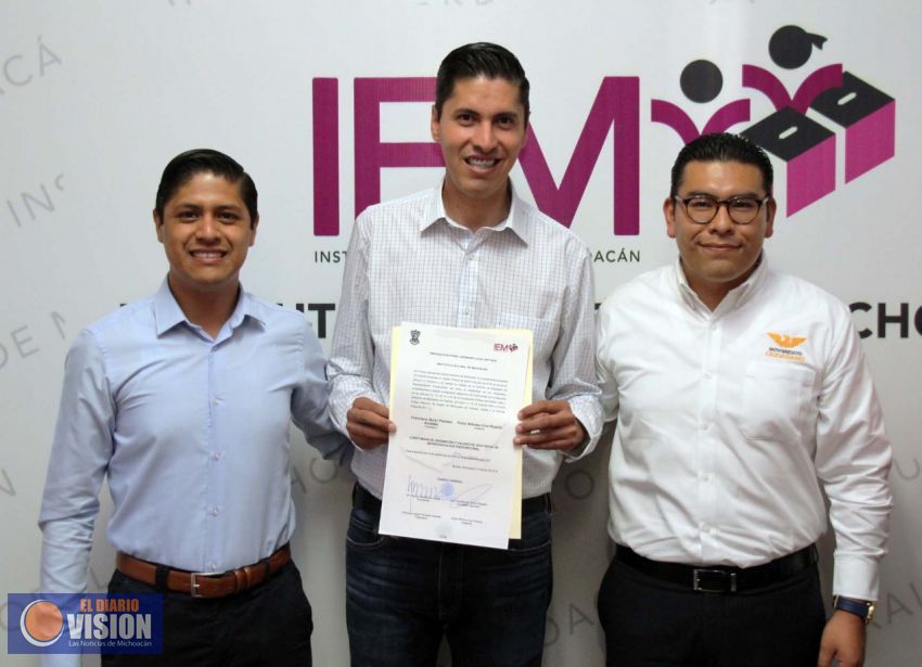 Entrega IEM constancia a diputados locales  Pluris 