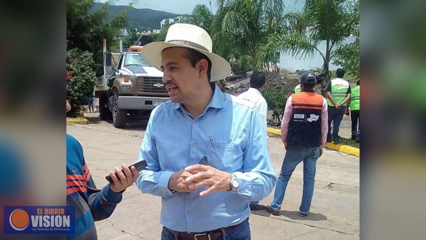 Secretaría de Salud instala puntos de atención para damnificados por tromba en Morelia.
