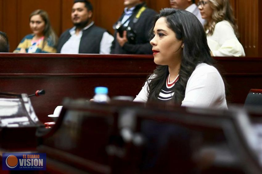 Gasta SEE 89mdp en cajas de cartón para Programa de Útiles Escolares: Xóchitl Ruiz