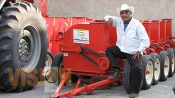 Productores de Maíz Criollo en la región Infiernillo reciben apoyos de la SEDRU