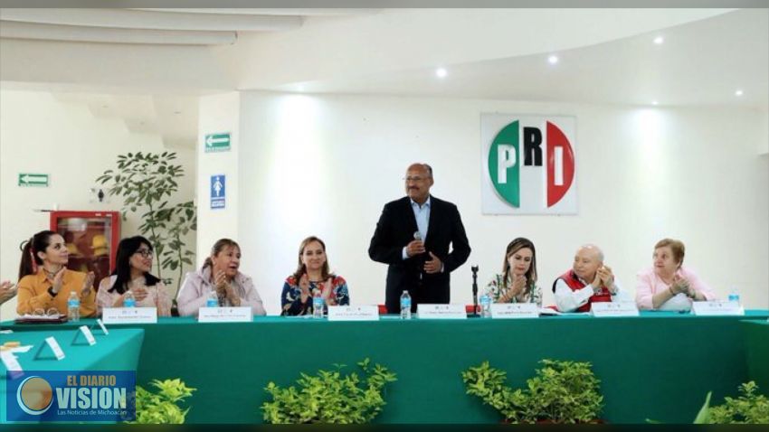 René Juárez Cisneros deja el PRI y lo sustituirá Claudia Ruiz Massieu