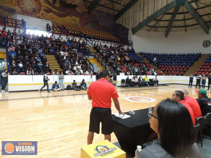 Selección de Baloncesto se reúne con ligas de baloncesto del Estado