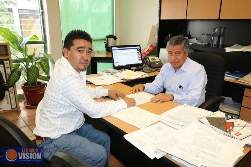Gestiona ante Finanzas alcalde de Coeneo los trámites para dos obras de alto impacto social 