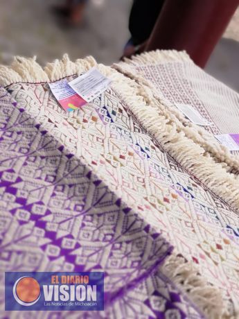 Se realiza premiación del XXXIII Concurso Artesanal de Textiles de Lana Y Algodón