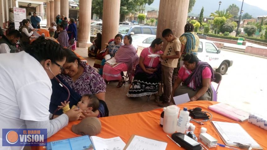 Autoridades Municipales de Uruapan trabajan en la promoción de salud en la comunidad de Capácuaro