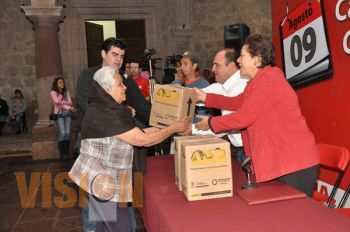 Alcaldesa entregó 212 despensas del programa Canasta Básica