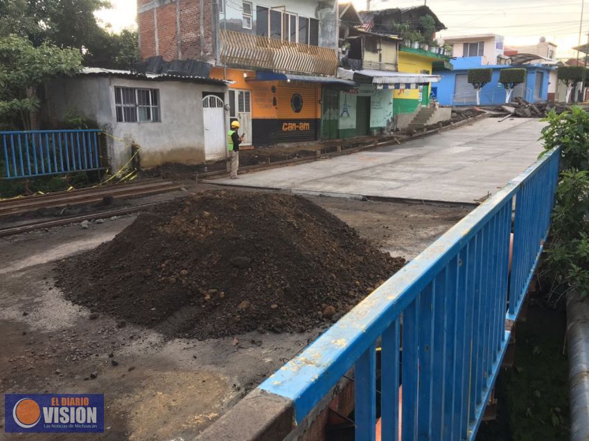 Registra un avance del 50% la reconstrucción del pavimento del puente “del terror”