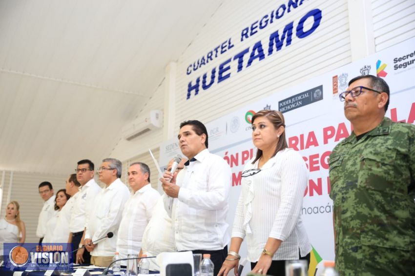 Instala Gobernador Mesa de Seguridad y Justicia de la región Huetamo