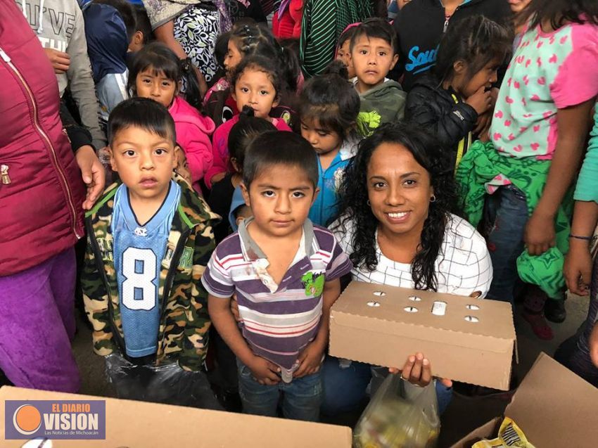 DIF Coeneo entrega desayunos fríos y apoyo económico a enfermos crónicos 