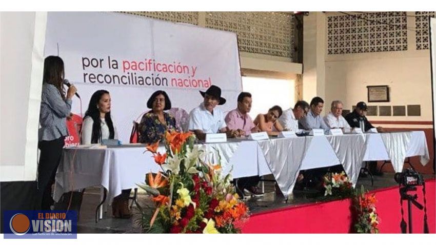 Realizan Foro de Pacificación en La Huacana; participó Mireles 