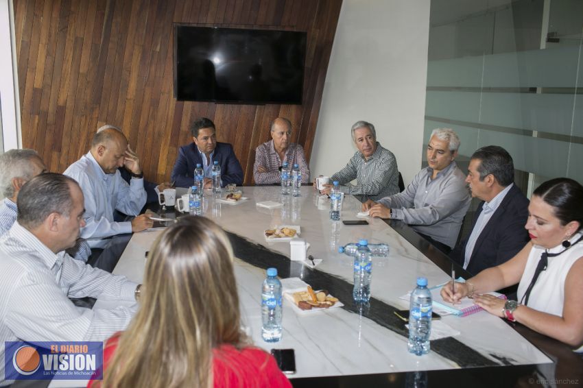 Se reunió Raúl Morón con hombres de negocios de Michoacán