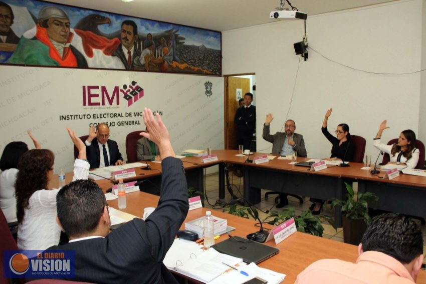 IEM entrega constancias a diputados plurinominales en acatamiento a sentencia