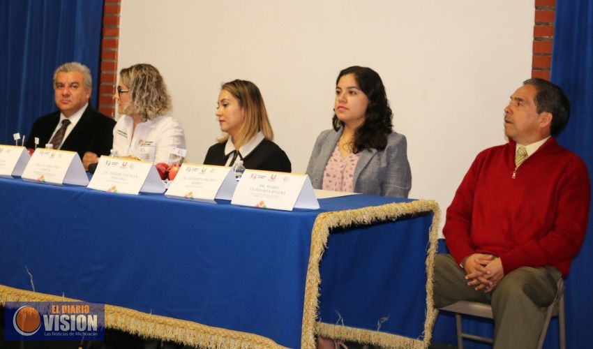 Celebran conferencias en el Colegio La Paz en el marco de la Semana Mundial de la Lactancia Materna