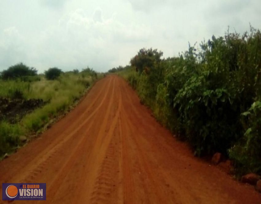 Rehabilita Sedrua más de 5 mil kilómetros de caminos rurales
