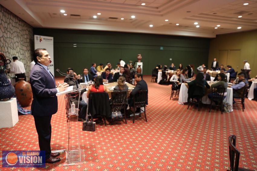 Jóvenes parlamentarios tendrán nuestro apoyo para impulsar sus propuestas: Silvano Aureoles