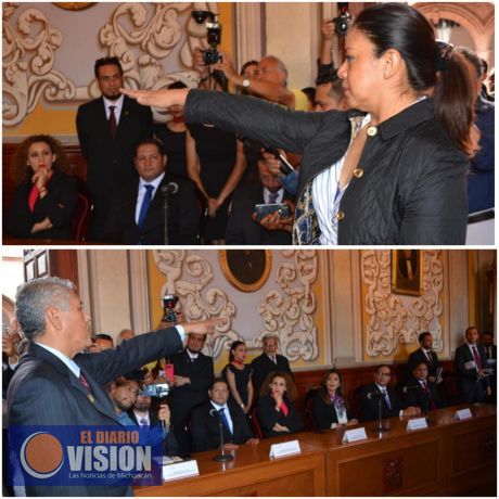 El Presidente Municipal, Raúl Morón tomó protesta al Secretario del Ayuntamiento y la Tesorería