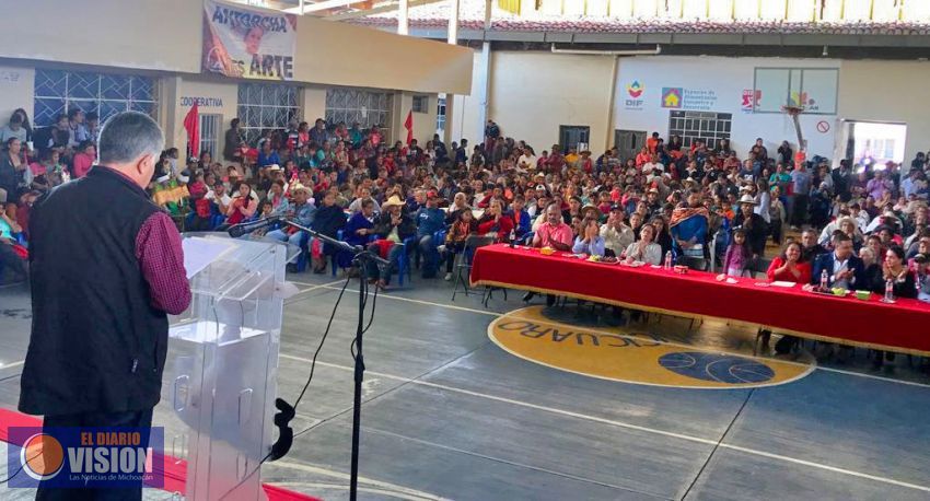 La poesía es la clave para la educación del pueblo: Omar Carreón