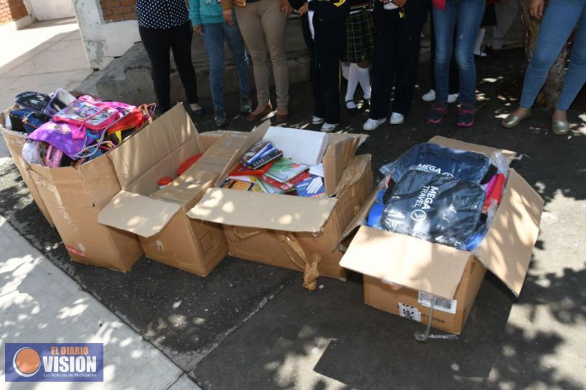 Recibe DIF Michoacán donación de mochilas 