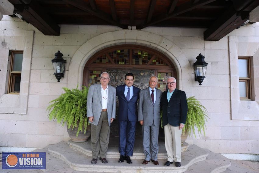 Dialoga Silvano Aureoles con ex gobernadores michoacanos 
