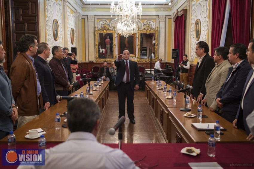 Recibe Julio César Orantes Ávalos nombramiento como director del OOAPAS
