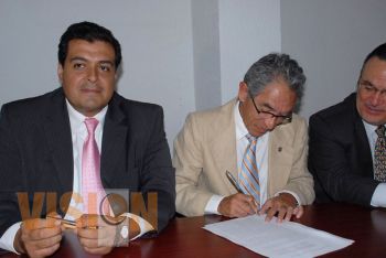 Se reúnen representantes del SPUM y el rector