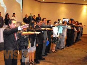 Toman protesta la Comisión de Jóvenes de la Comparmex