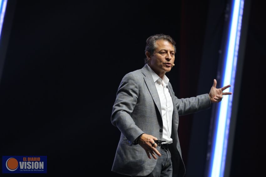 Es prometedor, el futuro de la humanidad: Peter Diamandis